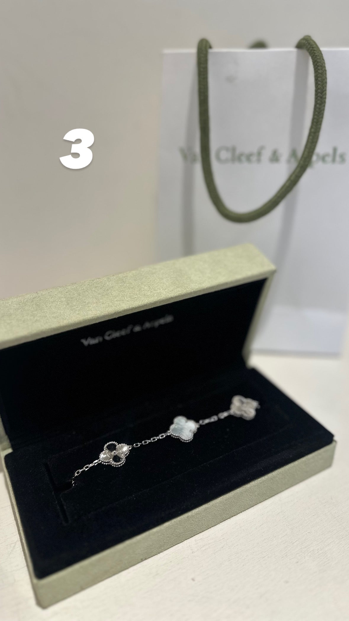 VAN CLEEF & ARPELS
